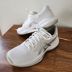 Woman's ASICS Gel sneaker